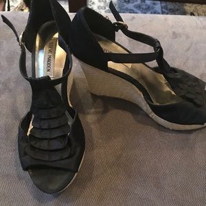 Steve Madden black and natural wedge